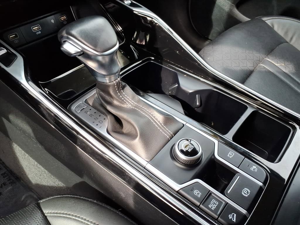 Used 2023 Kia Sorento SX image 19