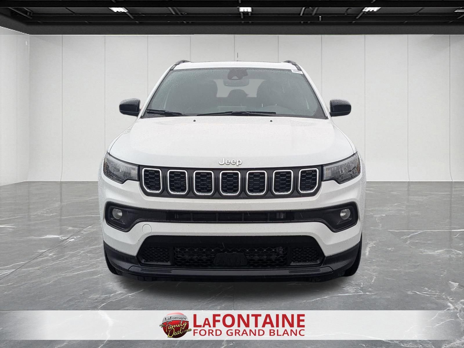 Used 2025 Jeep Compass Latitude w/ Sun & Sound Group AWD/4WD image 8