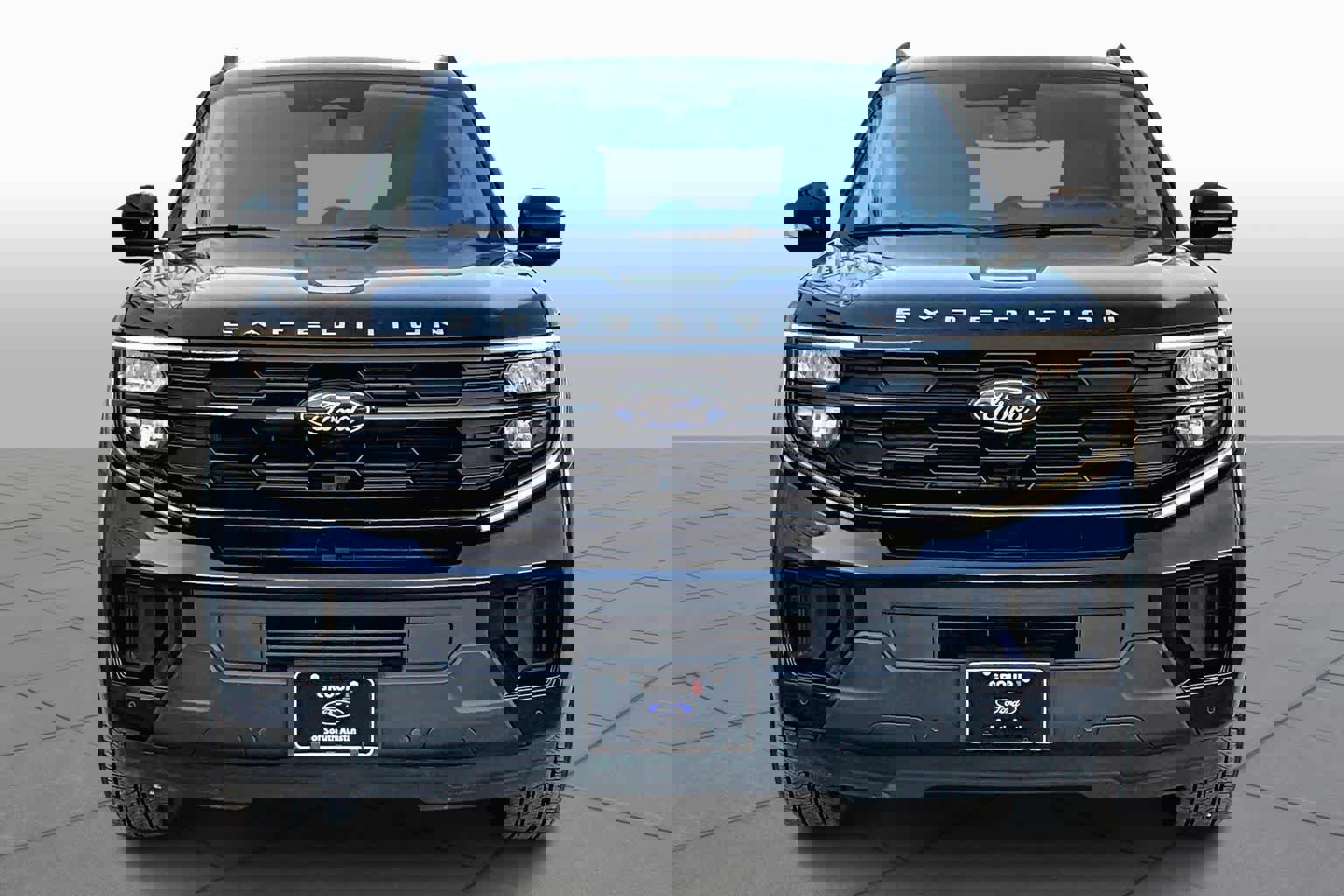 Certified 2025 Ford Expedition Active image 3