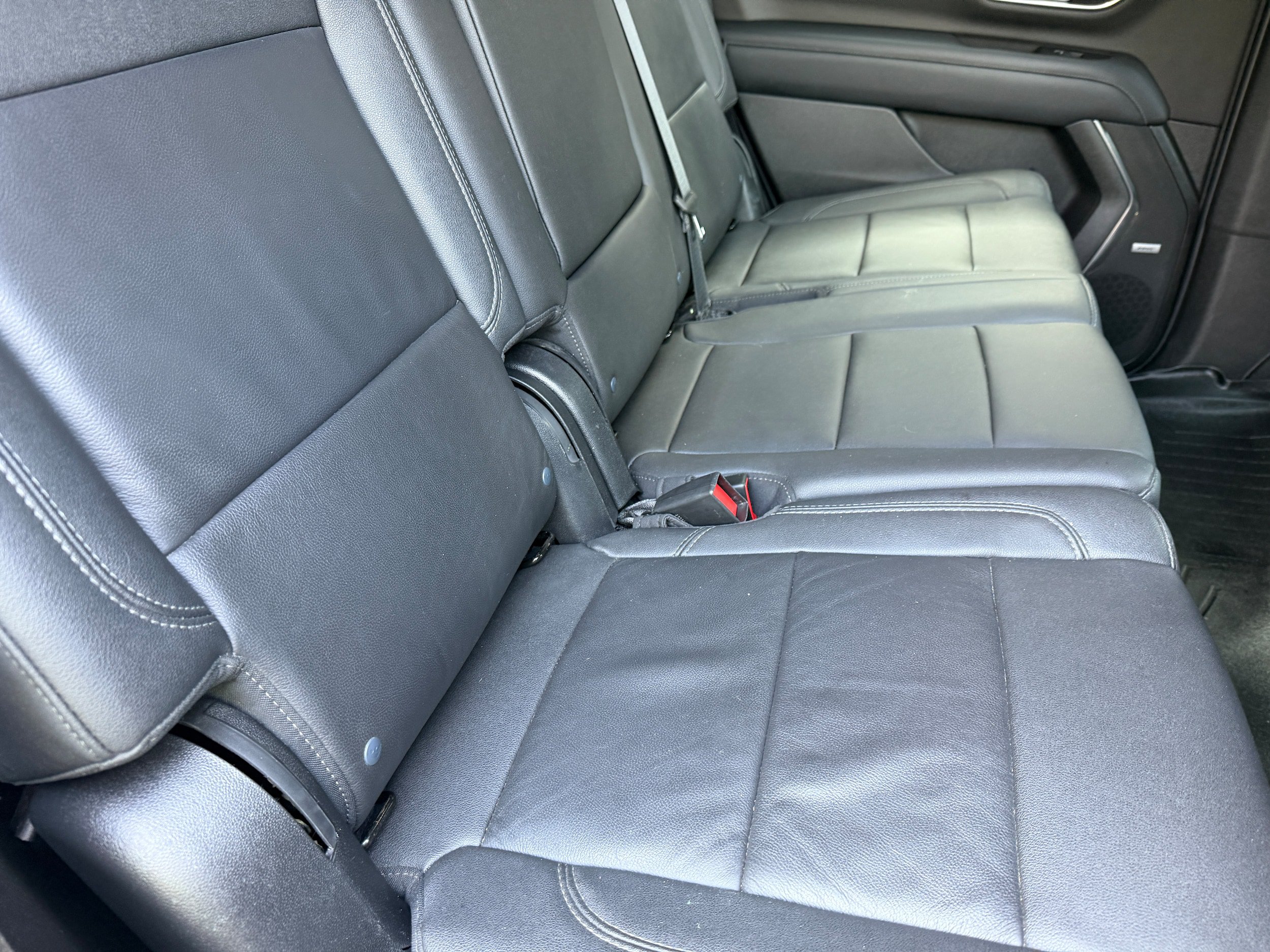 Used 2022 Chevrolet Tahoe LT w/ Luxury Package AWD/4WD image 23