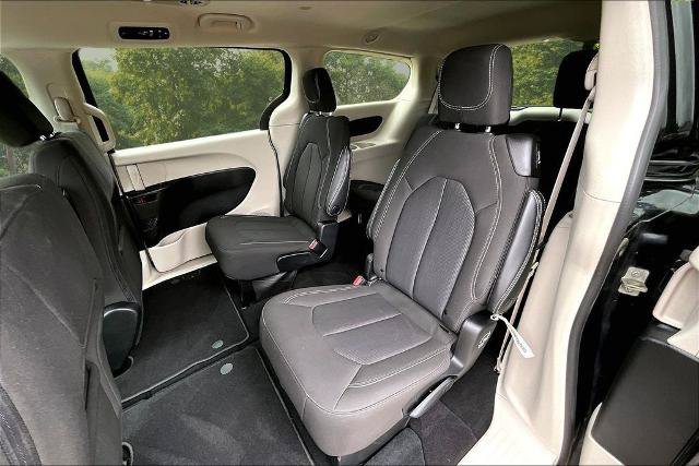 Used 2023 Chrysler Voyager LX FWD image 25