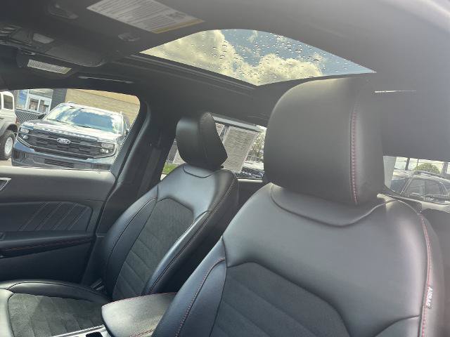 Certified 2023 Ford Edge ST-Line AWD/4WD image 5