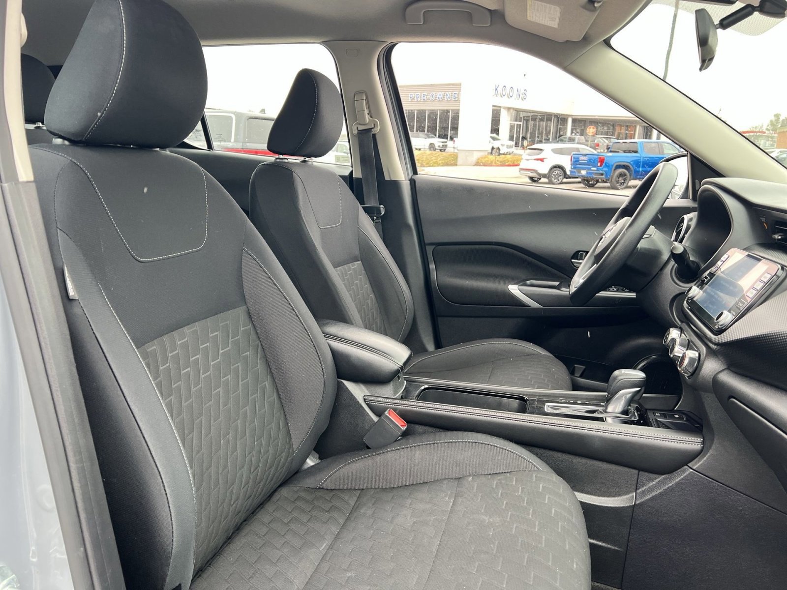 Used 2023 Nissan Kicks SV image 25