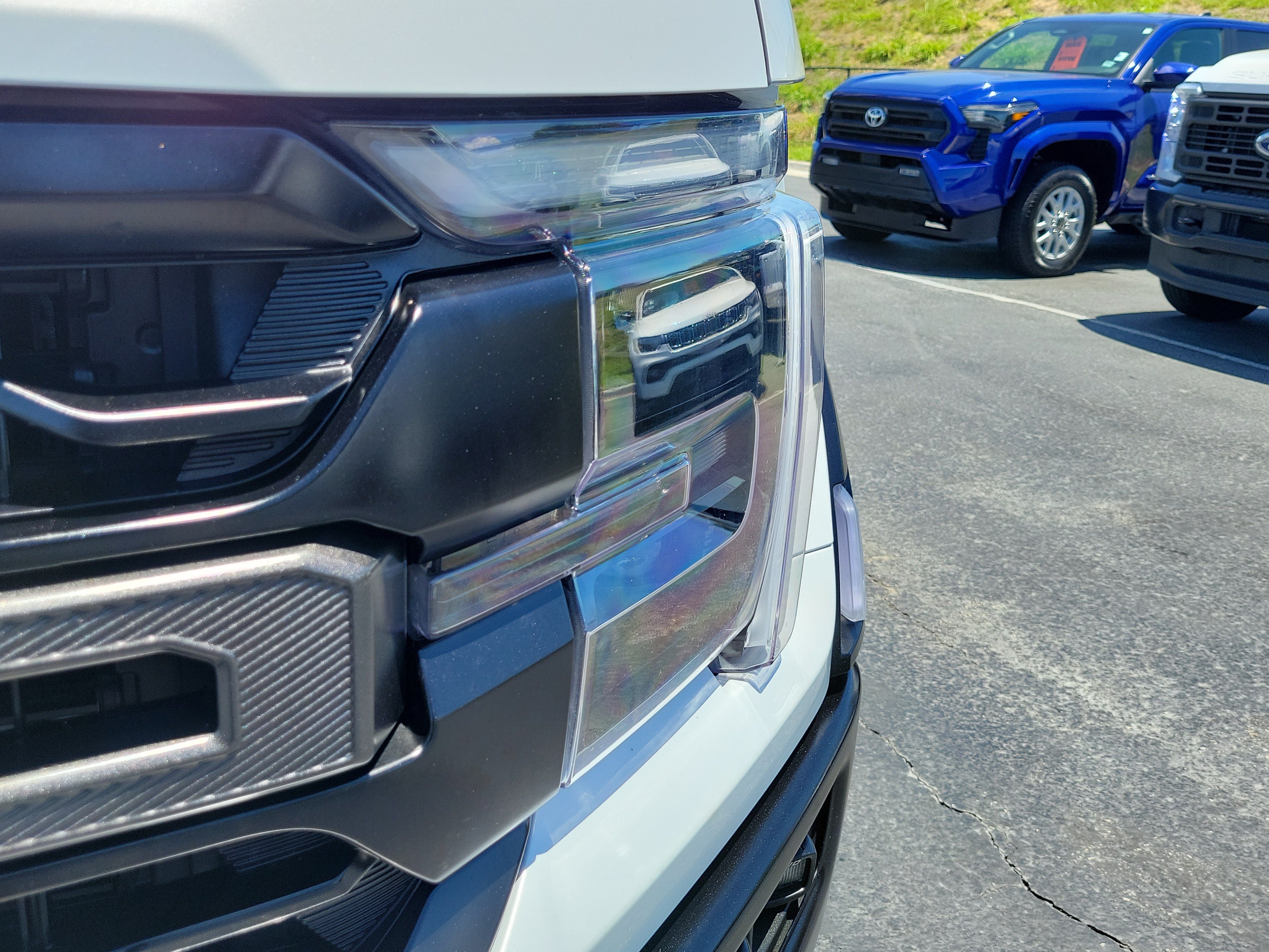 Certified 2025 Ford F150 Raptor AWD/4WD image 3