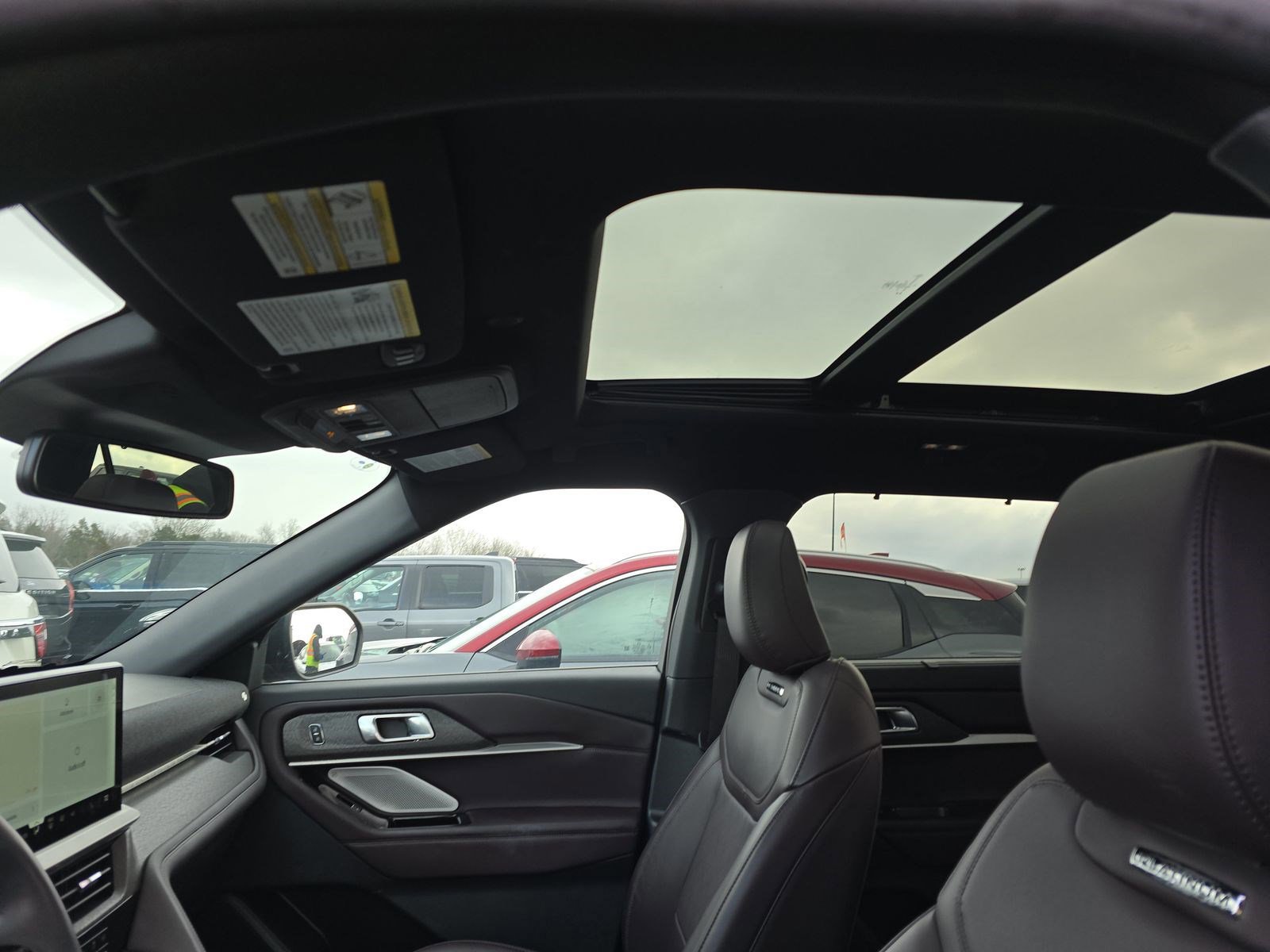 Certified 2025 Ford Explorer Platinum image 20