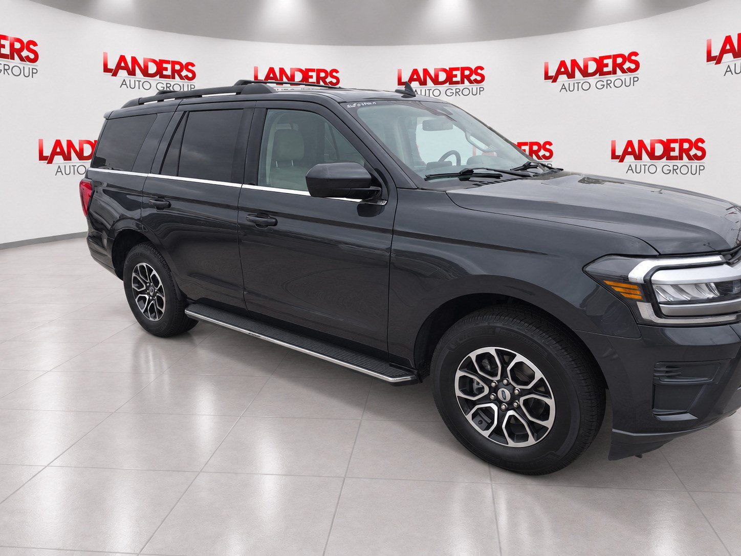 Certified 2022 Ford Expedition XLT RWD image 3