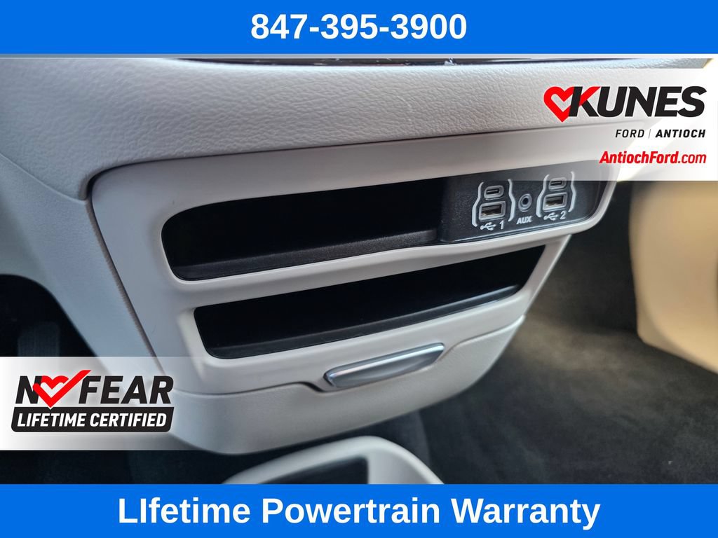 Used 2024 Chrysler Pacifica Touring-L FWD image 60