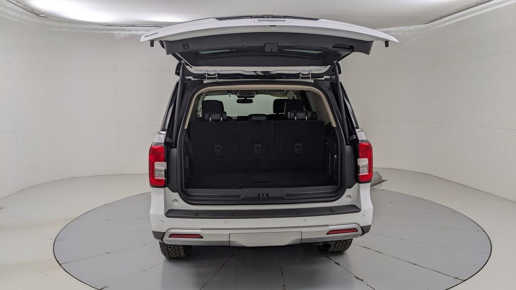 Certified 2024 Ford Expedition XLT image 9