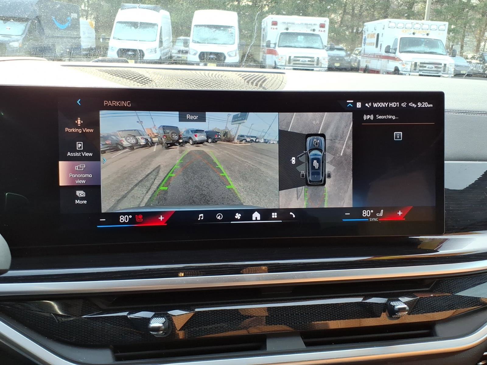 Used 2024 BMW X7 xDrive40i w/ M Sport Package image 24