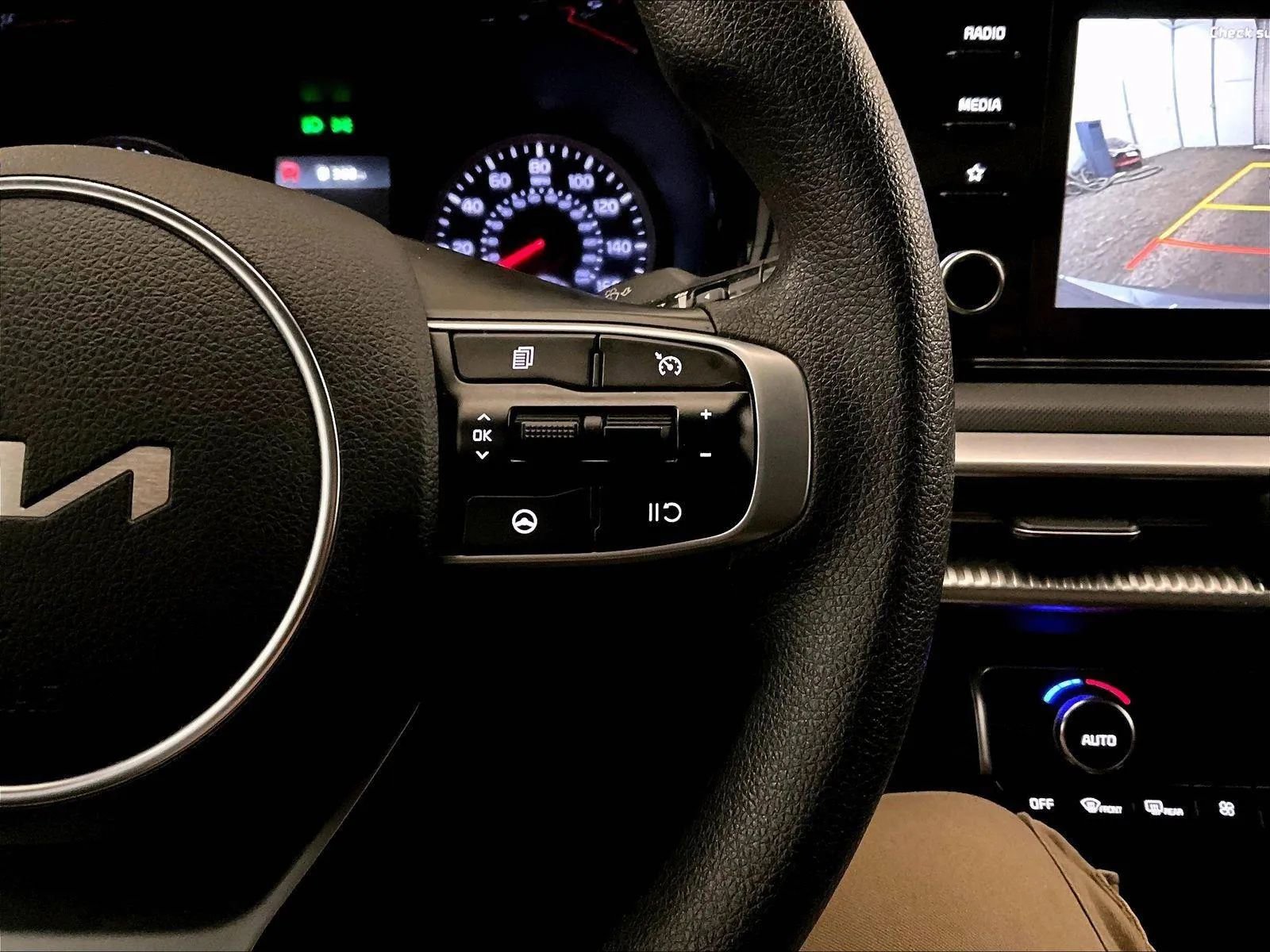 Used 2022 Kia K5 LXS image 18