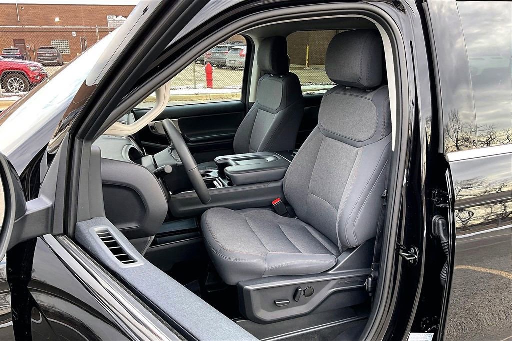 Certified 2025 Ford Expedition Max Active image 23