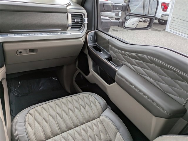 Certified 2025 Ford F350 Platinum w/ Platinum Plus Package image 17