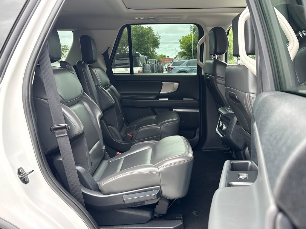 Certified 2025 Ford Expedition Active RWD image 30