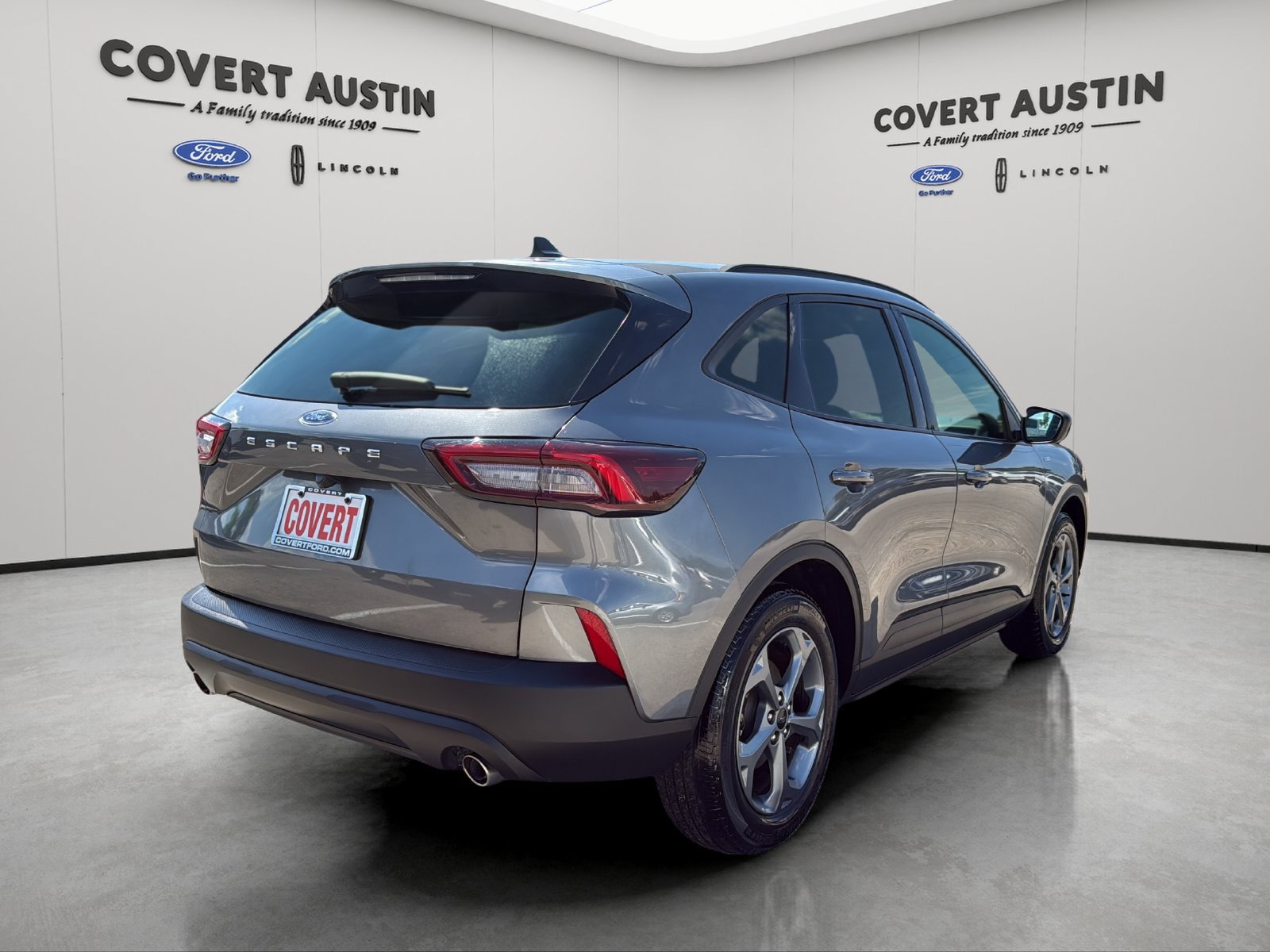 Certified 2025 Ford Escape ST-Line FWD image 5