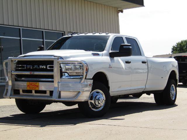 Used 2024 RAM 3500 Tradesman w/ Chrome Appearance Group AWD/4WD image 12