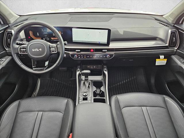Used 2024 Kia Sorento EX w/ Panoramic Sunroof Package FWD image 18