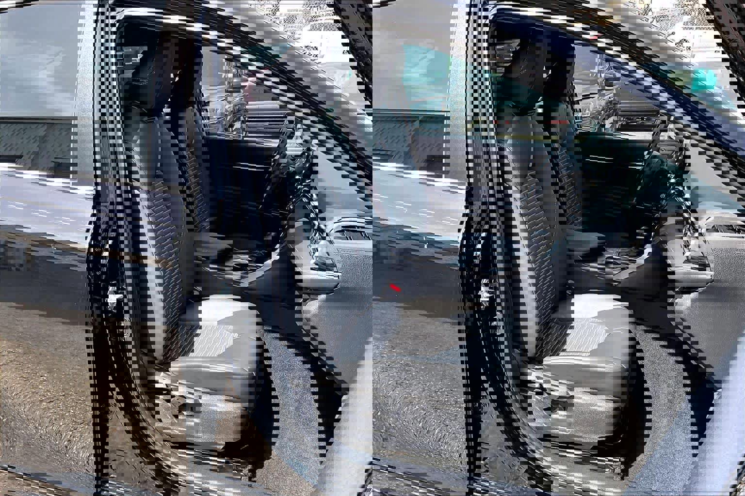 Used 2023 Toyota Camry SE image 13