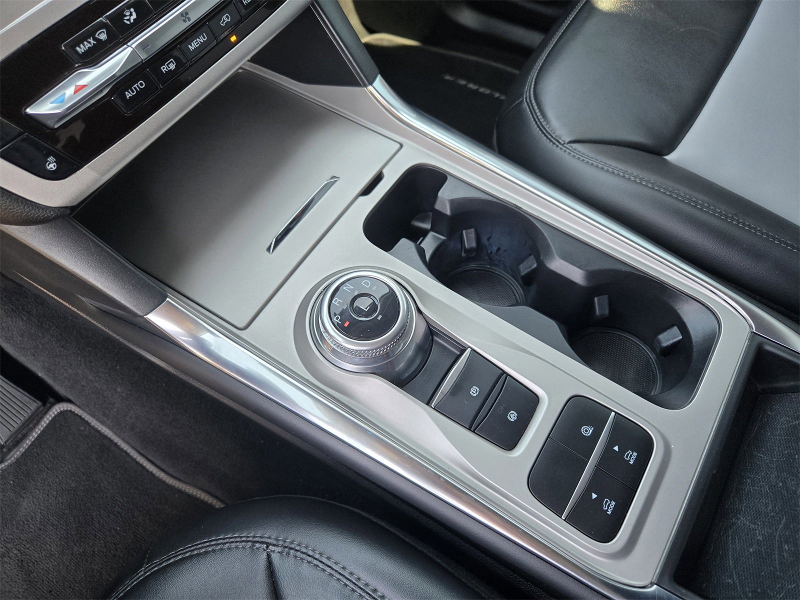 Certified 2022 Ford Explorer XLT w/ Equipment Group 202A image 18