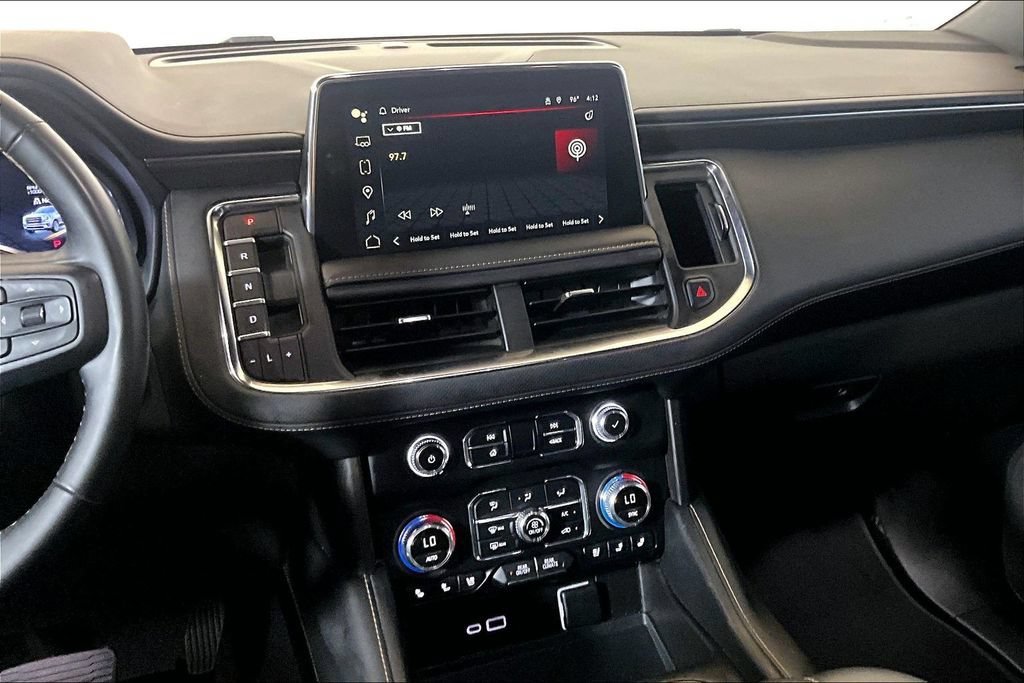 Used 2024 GMC Yukon XL AT4 w/ Technology Package AWD/4WD image 5