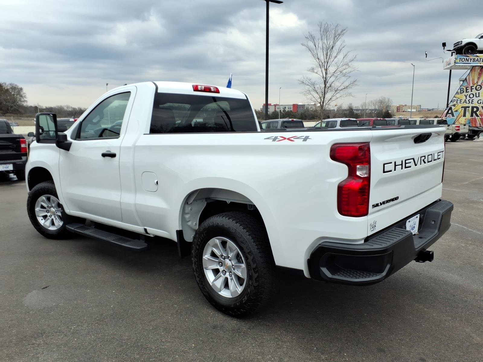 Used 2025 Chevrolet Silverado 1500 W/T w/ WT Value Package image 3