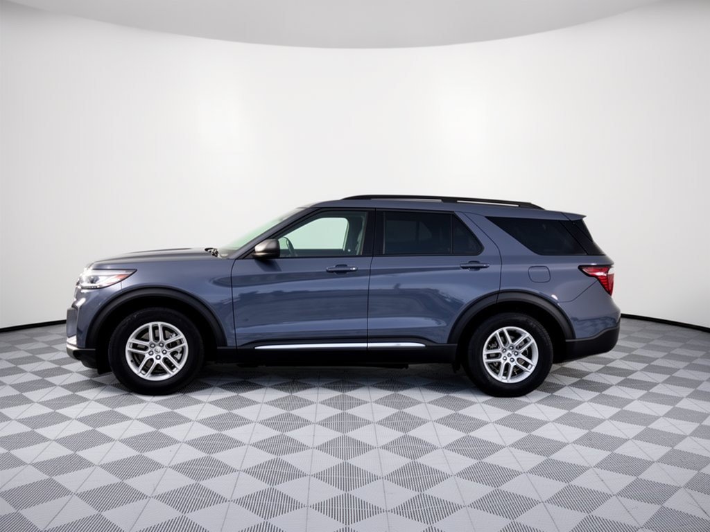 Certified 2025 Ford Explorer Active RWD image 2