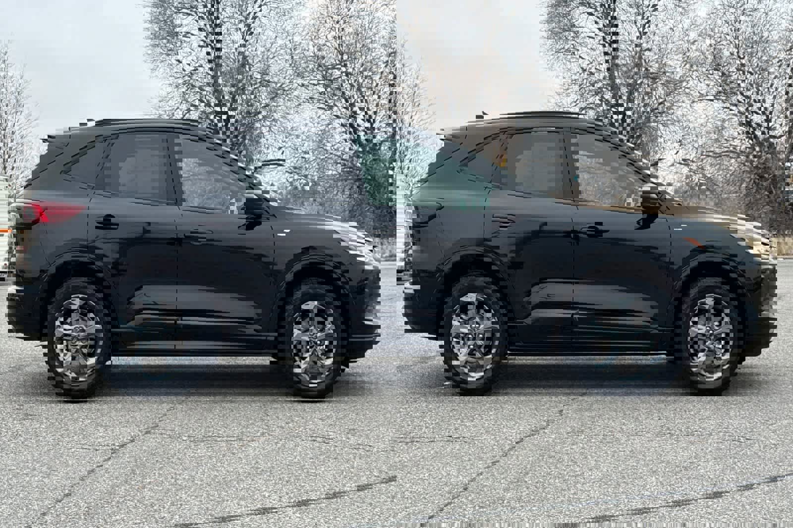 Certified 2024 Ford Escape ST-Line image 6