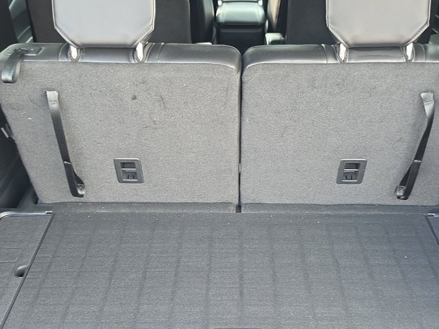 Certified 2023 Ford Explorer XLT w/ Equipment Group 202A RWD image 9