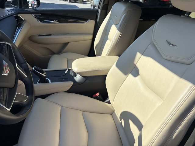Used 2017 Cadillac XT5 FWD image 26