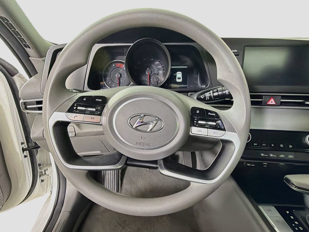 Used 2023 Hyundai Elantra SEL FWD image 13