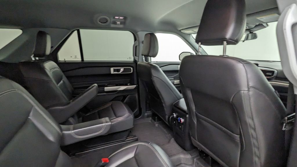 Certified 2022 Ford Explorer XLT w/ Equipment Group 202A image 39