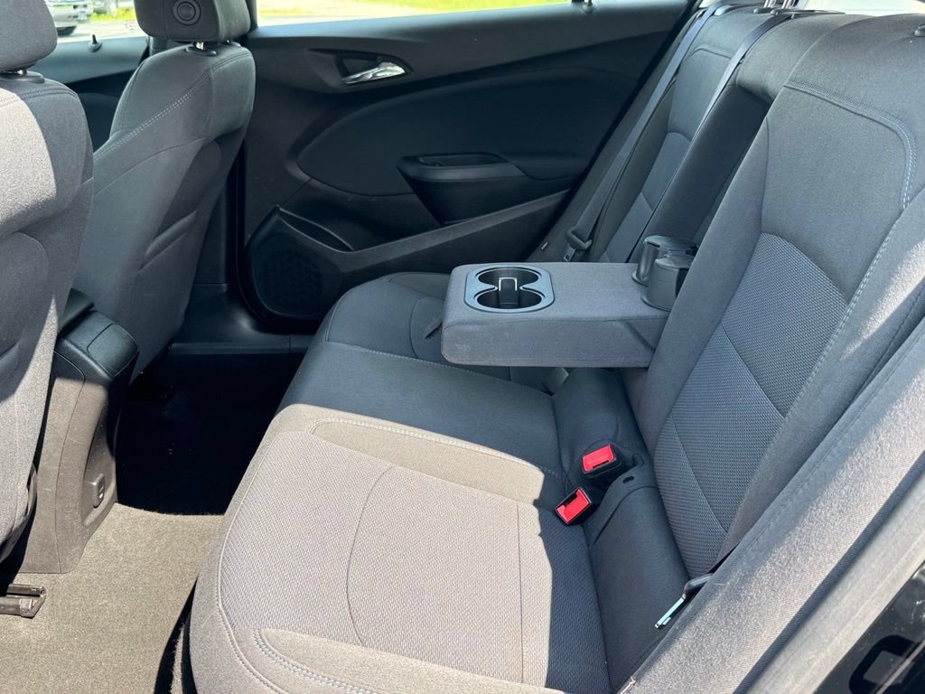 Used 2017 Chevrolet Cruze LT FWD image 19