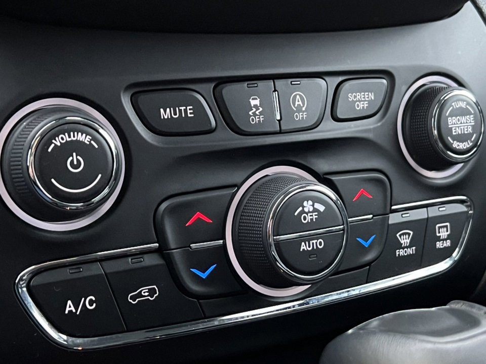 Used 2022 Jeep Cherokee Trailhawk w/ Comfort/Convenience Group image 33