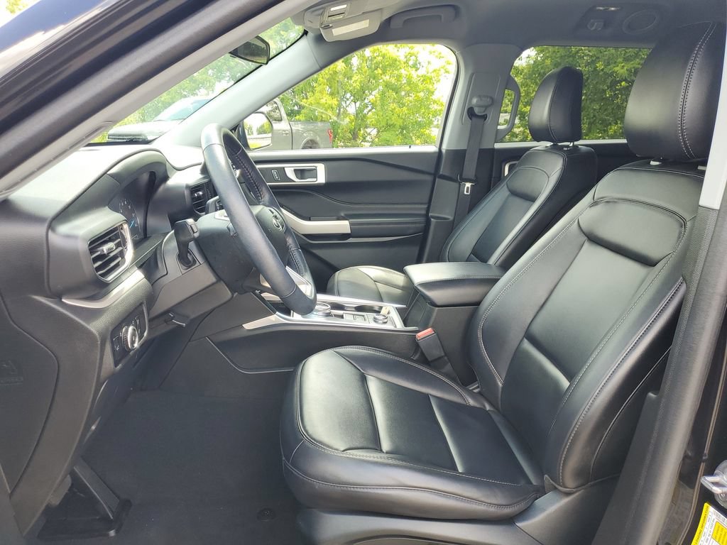 Certified 2023 Ford Explorer XLT w/ Equipment Group 202A AWD/4WD image 12