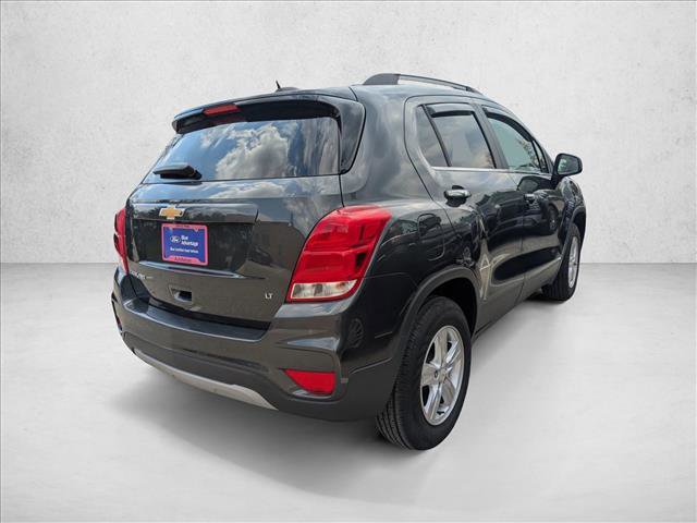 Used 2020 Chevrolet Trax LT w/ Sun & Sound Package image 3