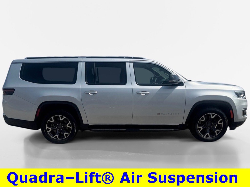 Used 2023 Jeep Wagoneer L Series III w/ Preferred Equipment Group image 2