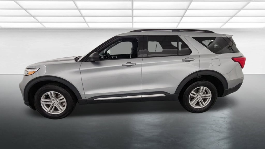Certified 2024 Ford Explorer XLT w/ Equipment Group 202A AWD/4WD image 4