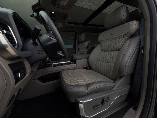 Certified 2026 Ford F450 Platinum w/ Platinum Plus Package AWD/4WD image 6