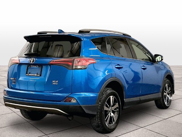 Used 2017 Toyota RAV4 XLE AWD/4WD image 11