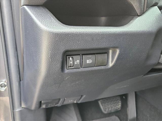 Used 2020 Toyota RAV4 XLE AWD/4WD image 22