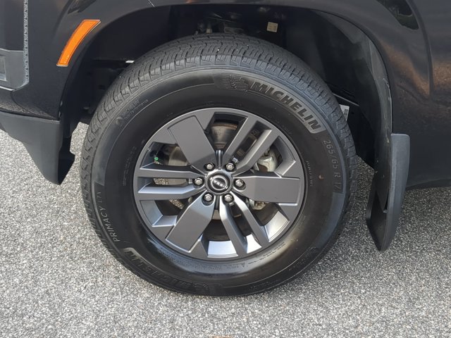 Used 2025 Nissan Frontier SV AWD/4WD image 11