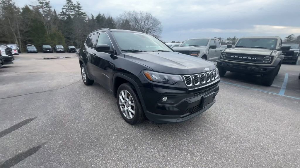 Used 2024 Jeep Compass Latitude AWD/4WD image 12