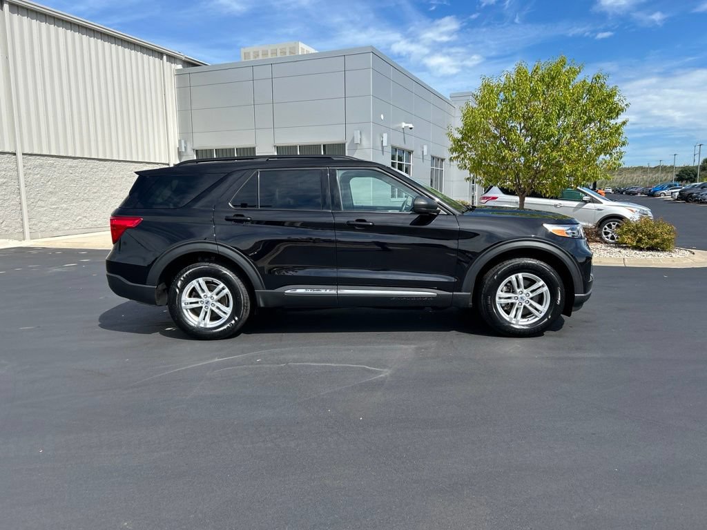 Certified 2023 Ford Explorer XLT w/ Equipment Group 202A AWD/4WD image 6