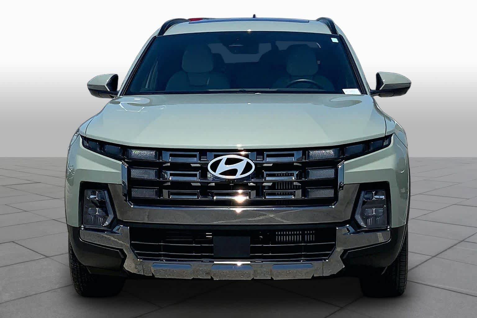 Used 2025 Hyundai Santa Cruz Limited AWD/4WD image 4