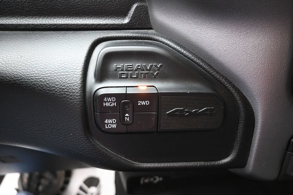 Used 2024 RAM 2500 Big Horn AWD/4WD image 28