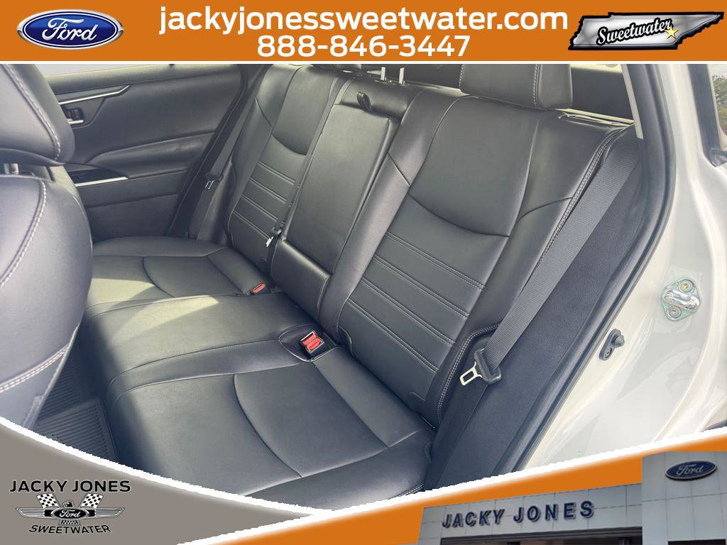 Used 2022 Toyota RAV4 XLE Premium image 13