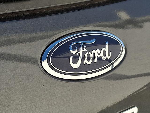 Certified 2022 Ford Escape SE w/ SE Sport Appearance Package image 6