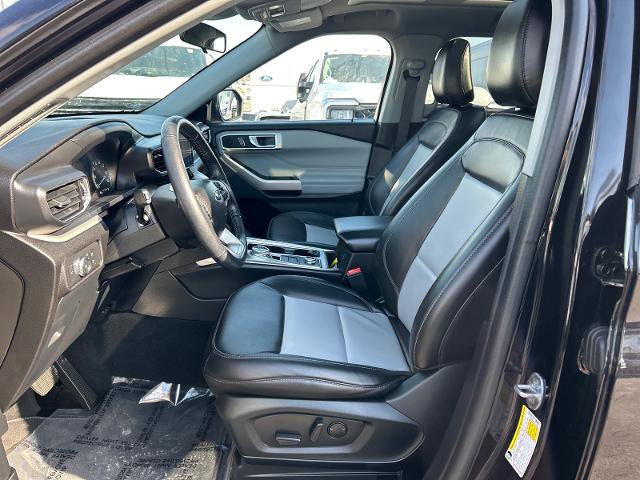 Certified 2022 Ford Explorer XLT w/ Equipment Group 202A image 9