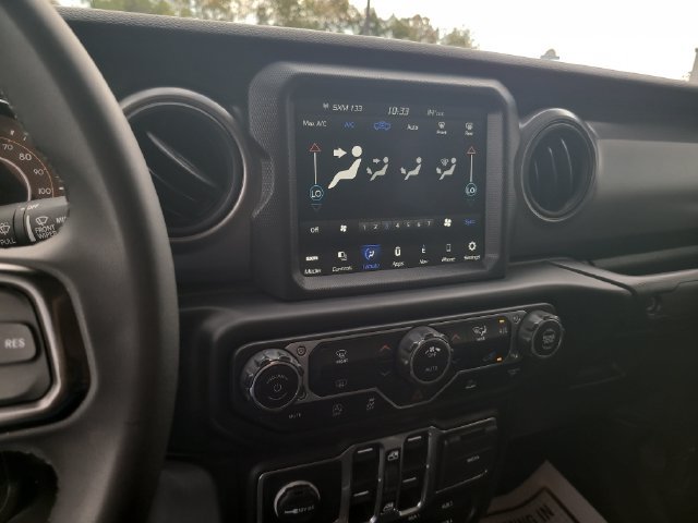 Used 2023 Jeep Gladiator Sport AWD/4WD image 17