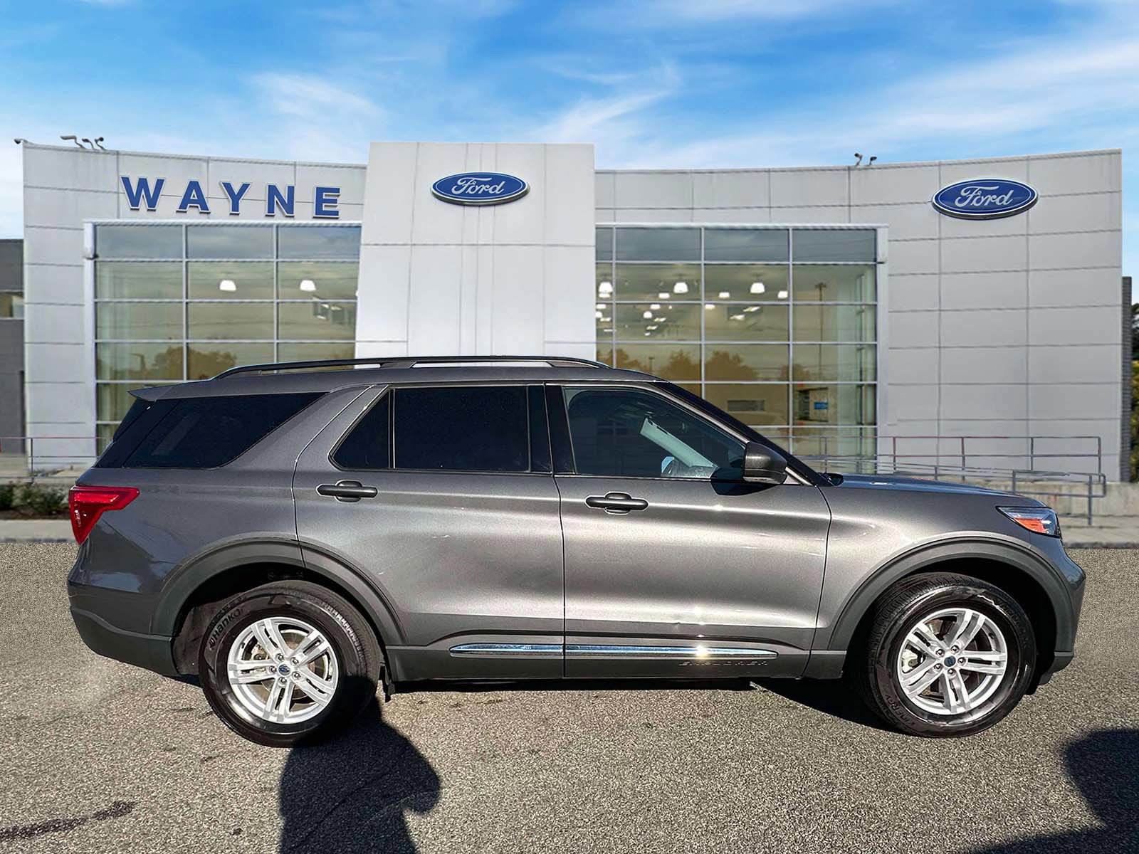 Certified 2022 Ford Explorer XLT w/ Equipment Group 202A image 5