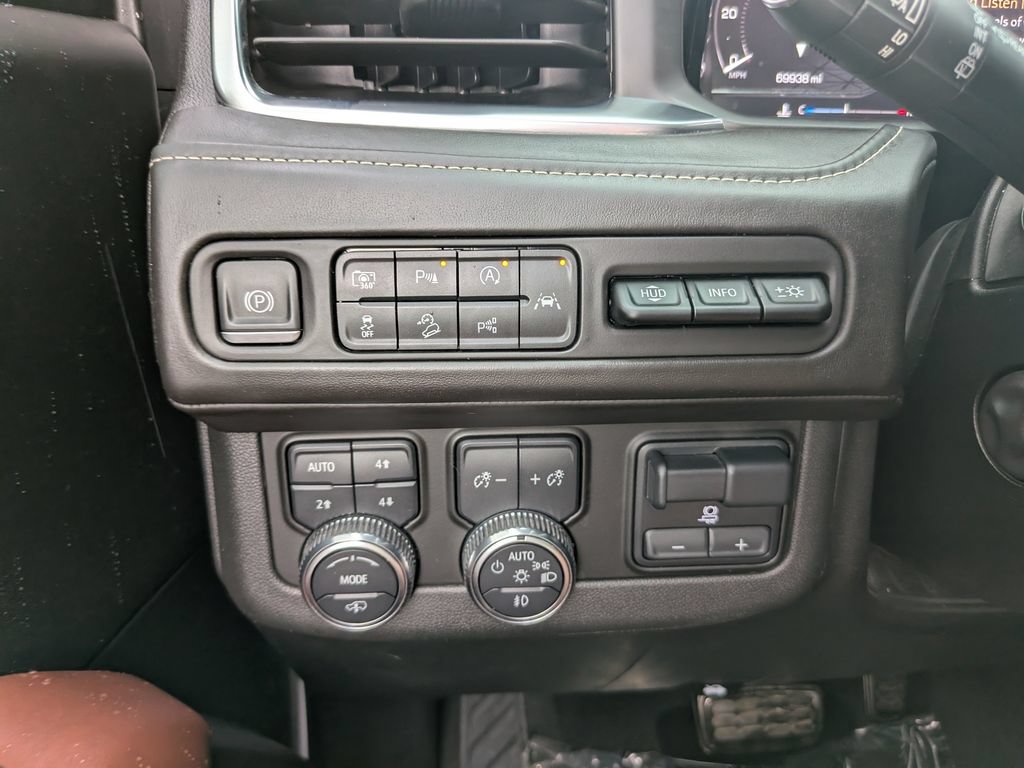 Used 2023 GMC Yukon XL Denali Ultimate AWD/4WD image 33